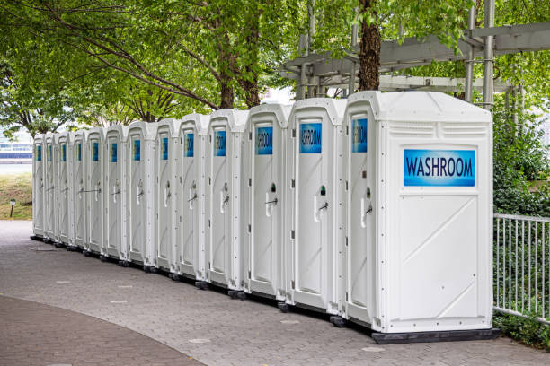 Porta potty delivery and setup in Geneseo, IL